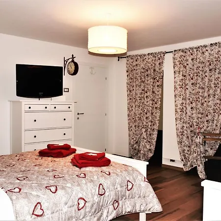 فندق مبيت وإفطار La Tana Del Ghiro Locazione Turistica